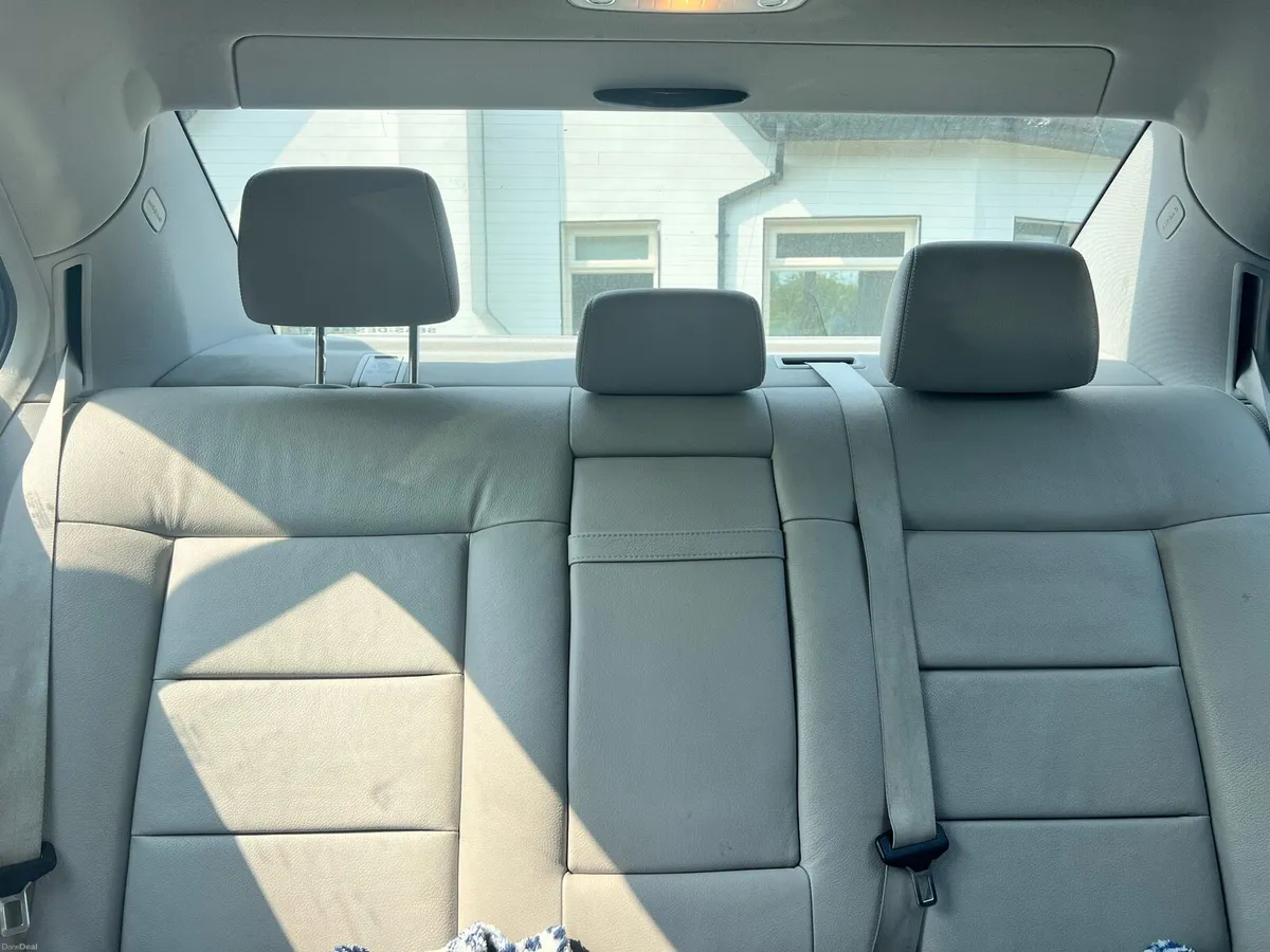 MERCEDES E CLASS 2012 - Image 2