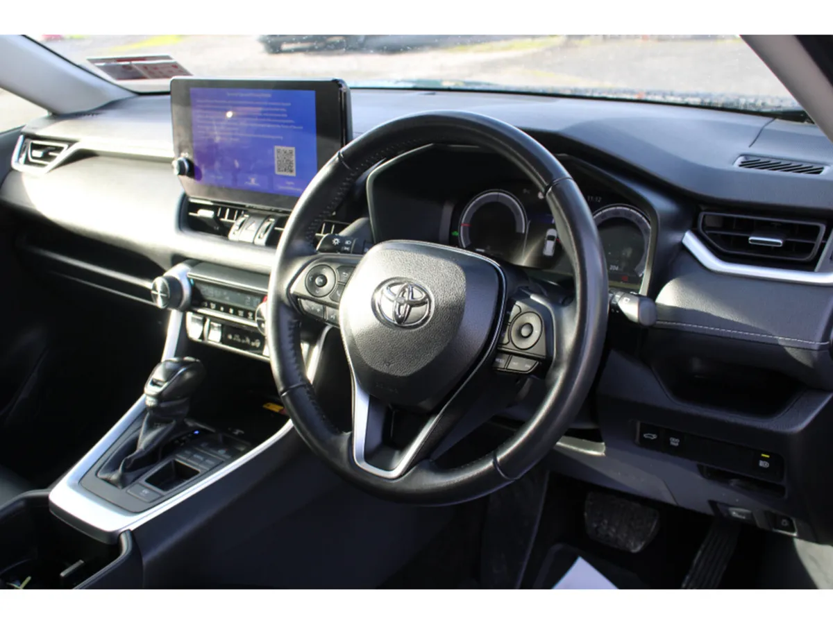 Toyota RAV4 HYBRID SOL 4DR AUTO - Image 2