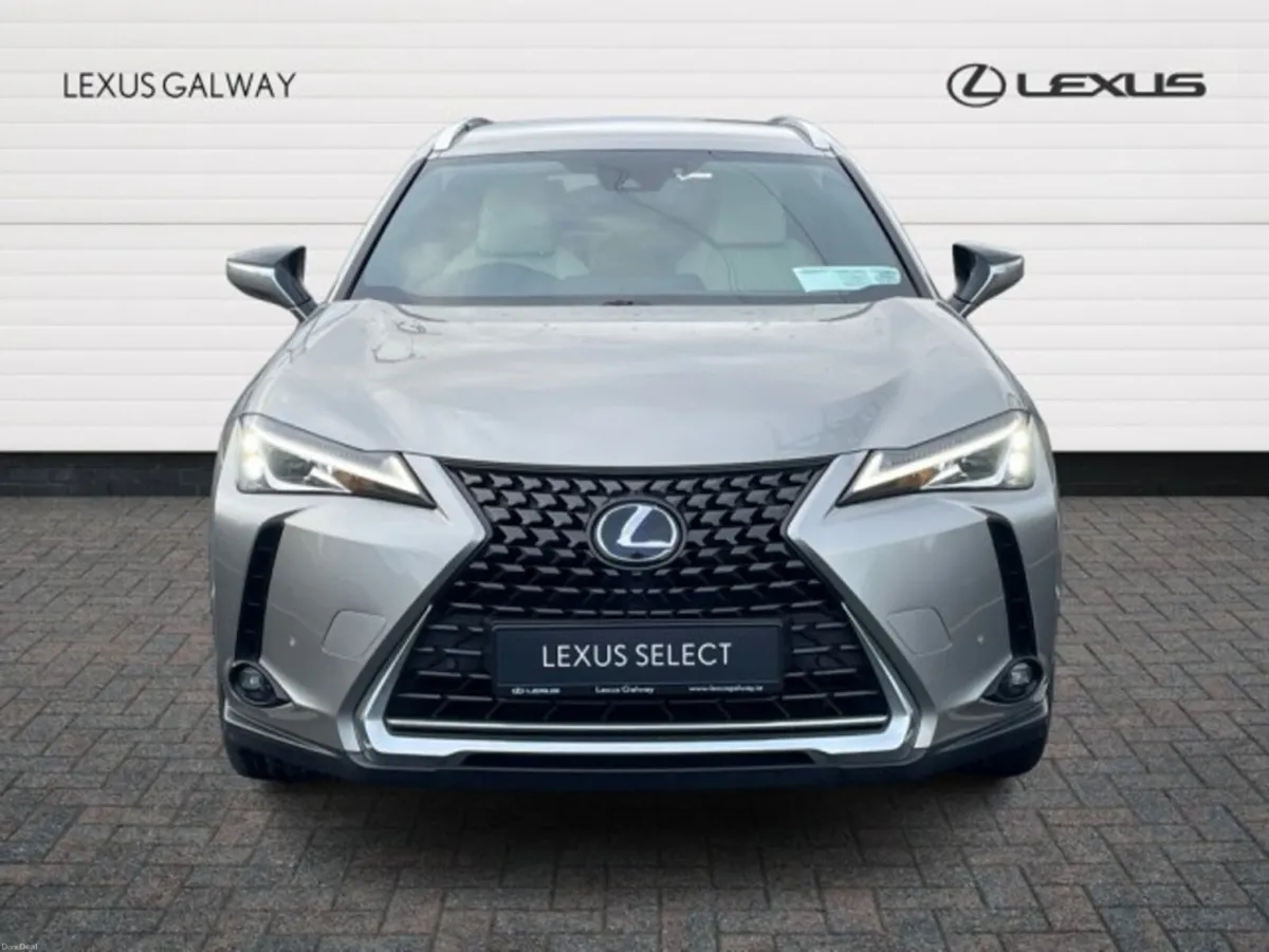 Lexus UX Luxury FWD (Car Play std) // Remote Centr - Image 4