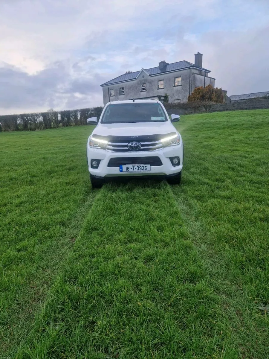 Toyota Hilux invincible - Image 3