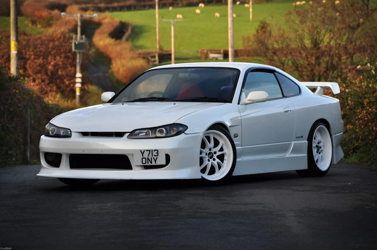 Nissan skyline R32 - Image 2