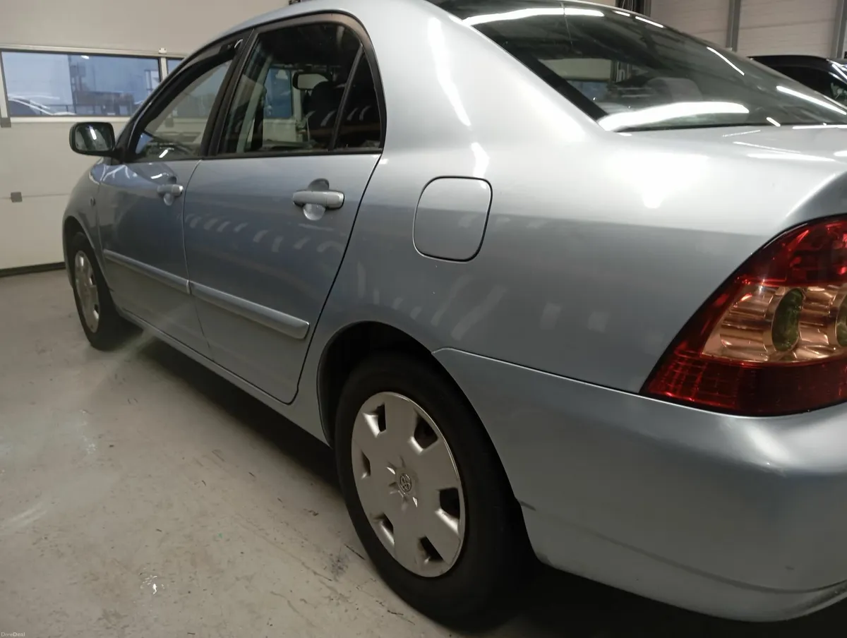 Toyota Corolla 2005 - Image 2