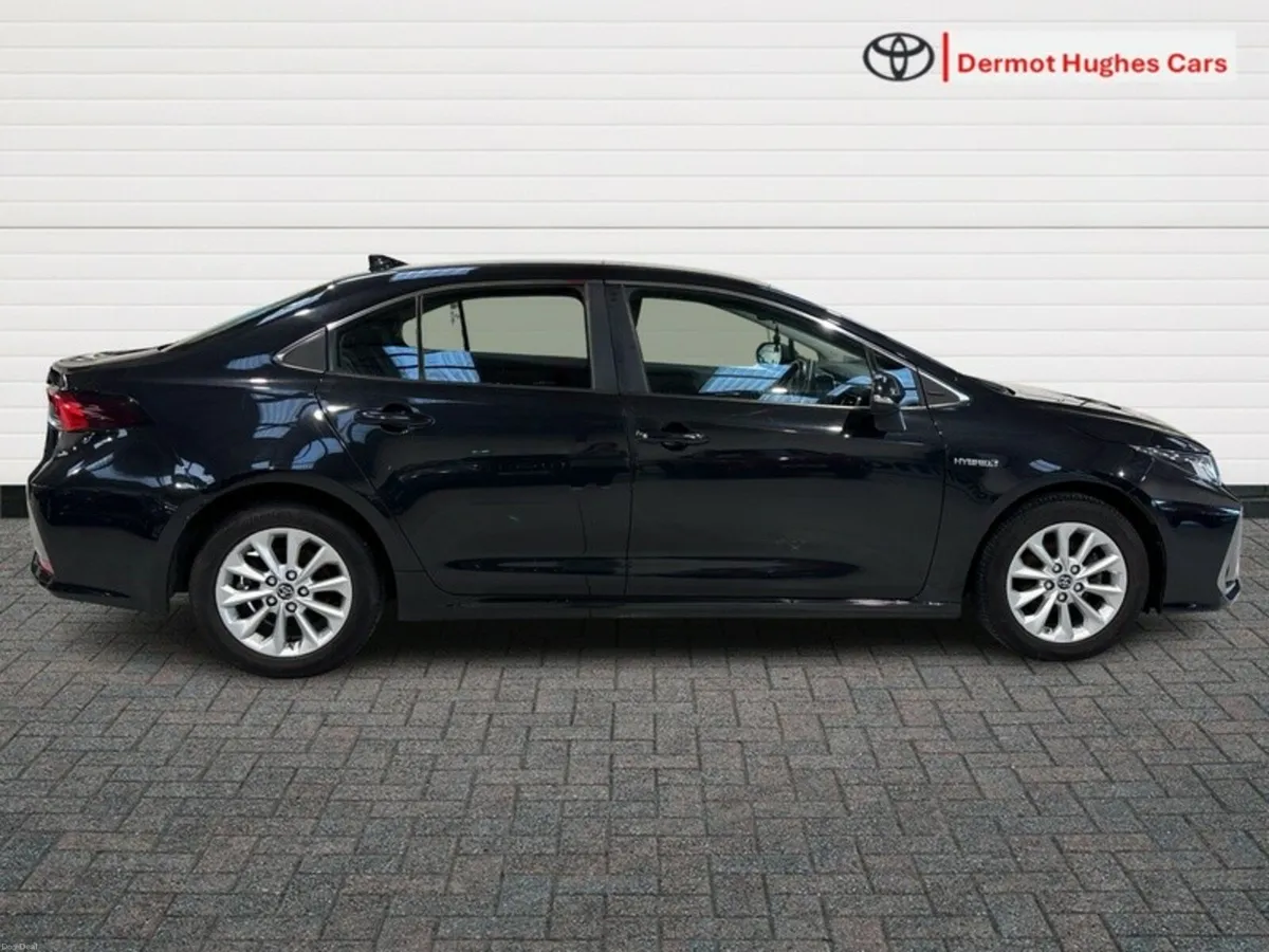 Toyota Corolla HYBRID LUNA SAL - Image 3
