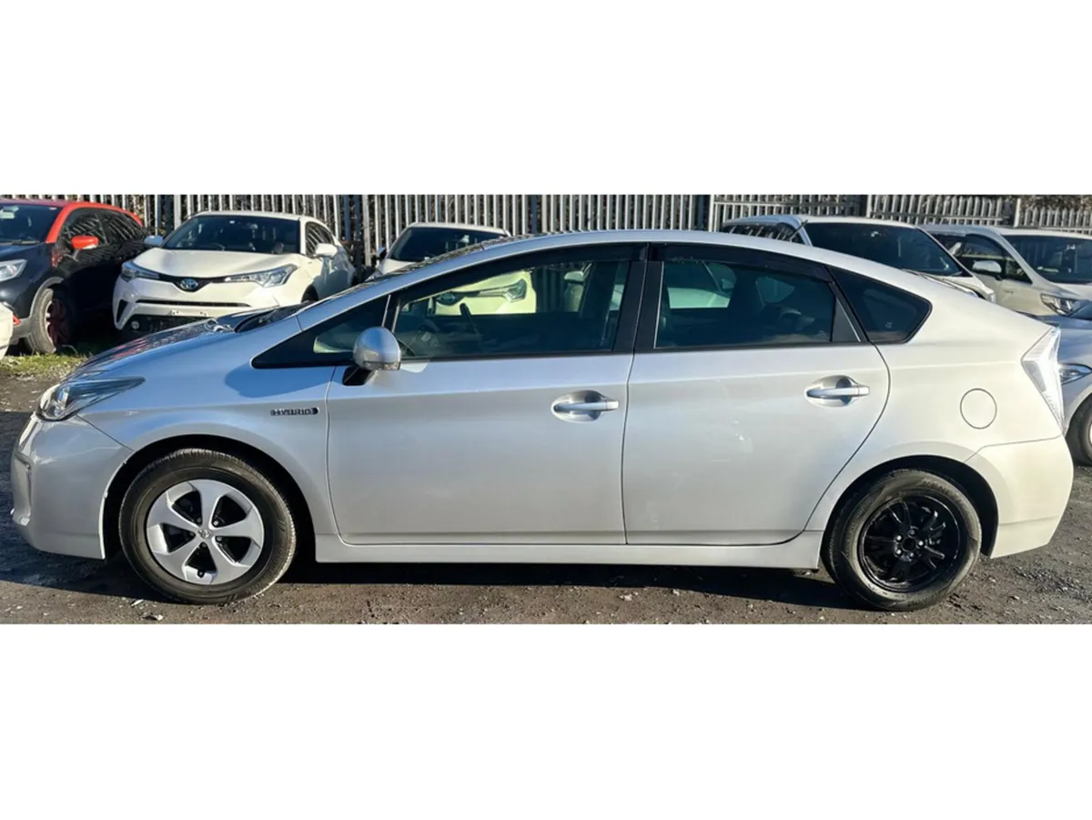Toyota Prius 1.8 Automatic petrol Hybrid Low Milea - Image 3