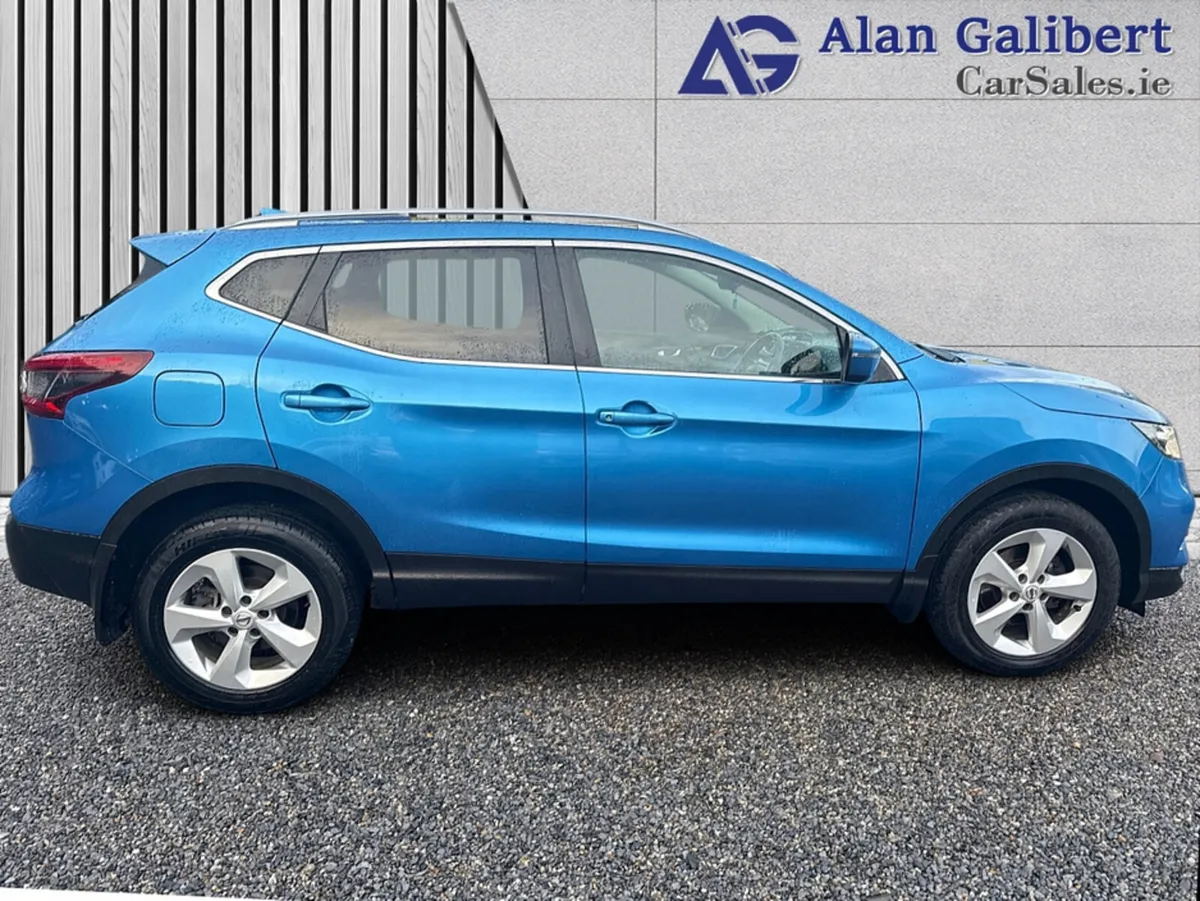 Nissan Qashqai 1.5 Diesel SV €69 PW Glass Roof - Image 3