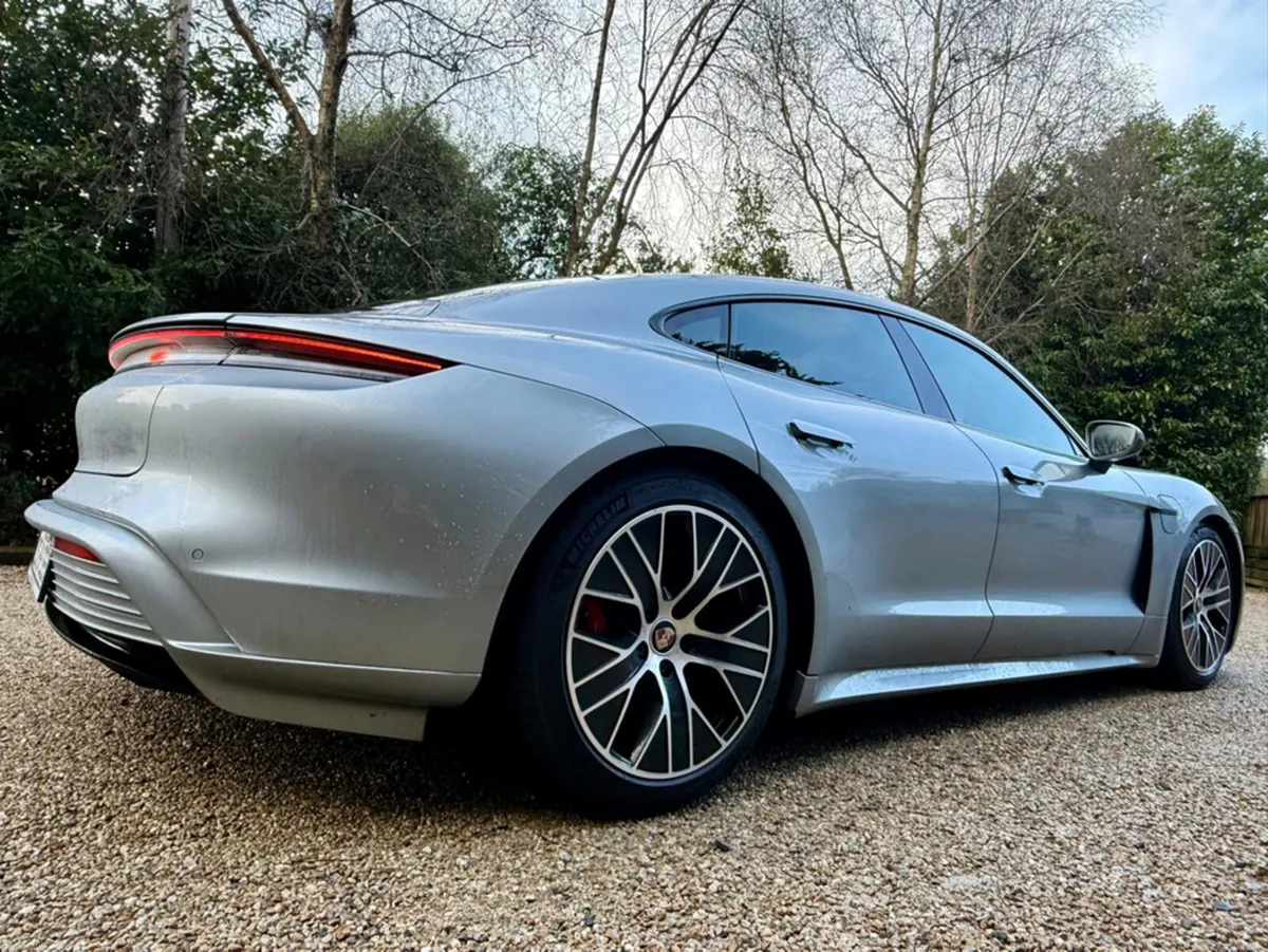 Porsche Taycan 4S *Performance Battery Plus…562bhp - Image 4