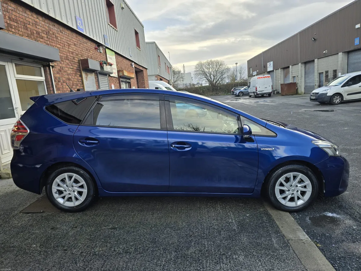 Toyota Prius Alpha 7 Seater 2016 - Image 4