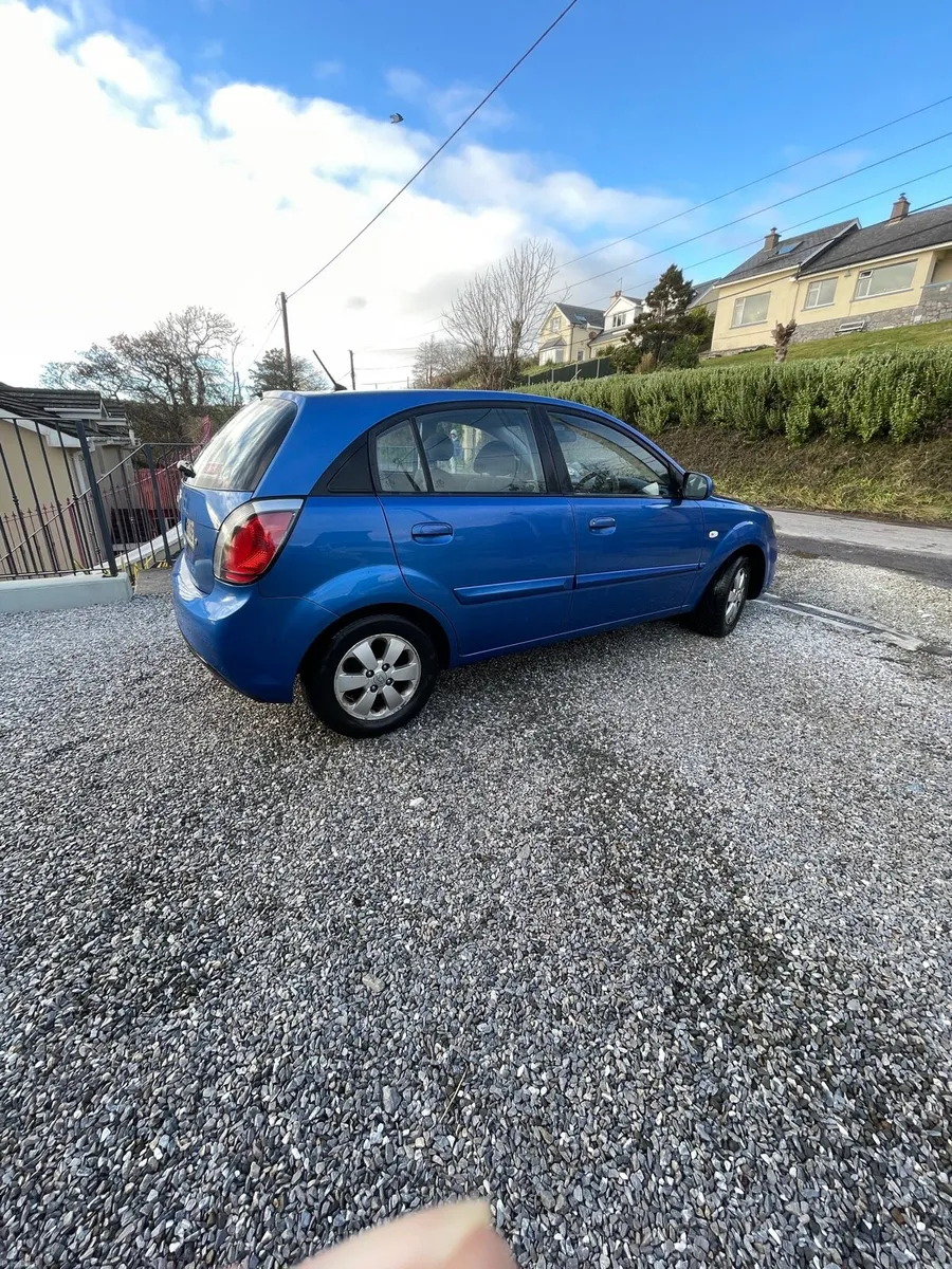 Kia Rio 1.4 petrol 2011 - Image 4