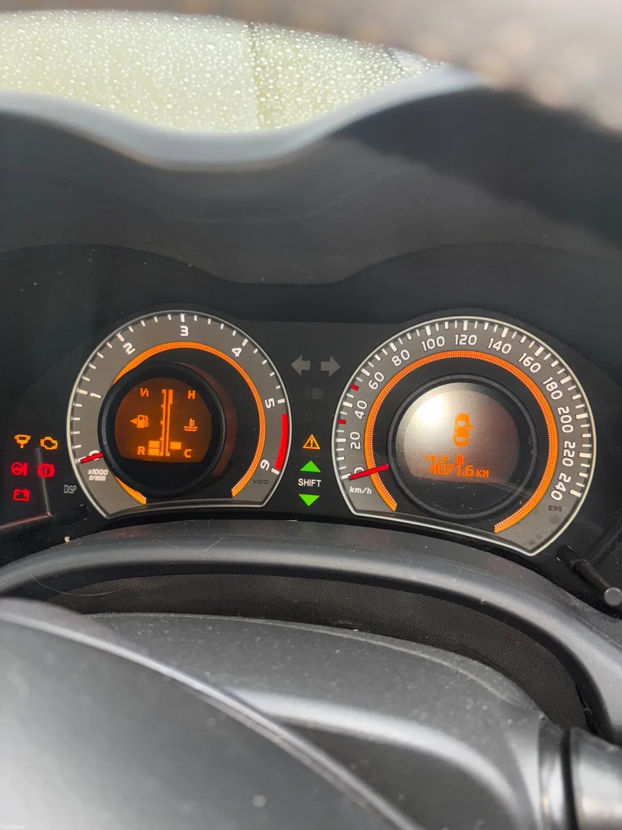 Toyota Corolla 2010 - Image 3