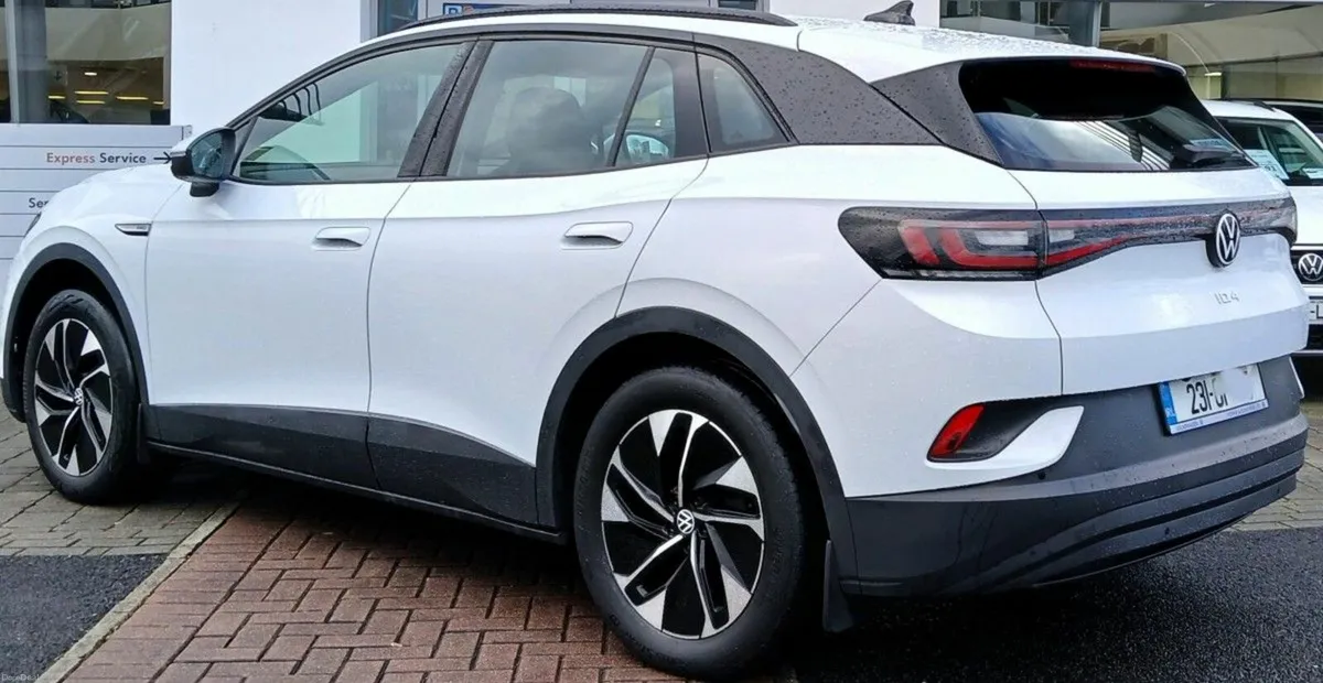 Volkswagen ID.4 LIFE 77kWh 174HP **TOP SPEC, CALL - Image 3