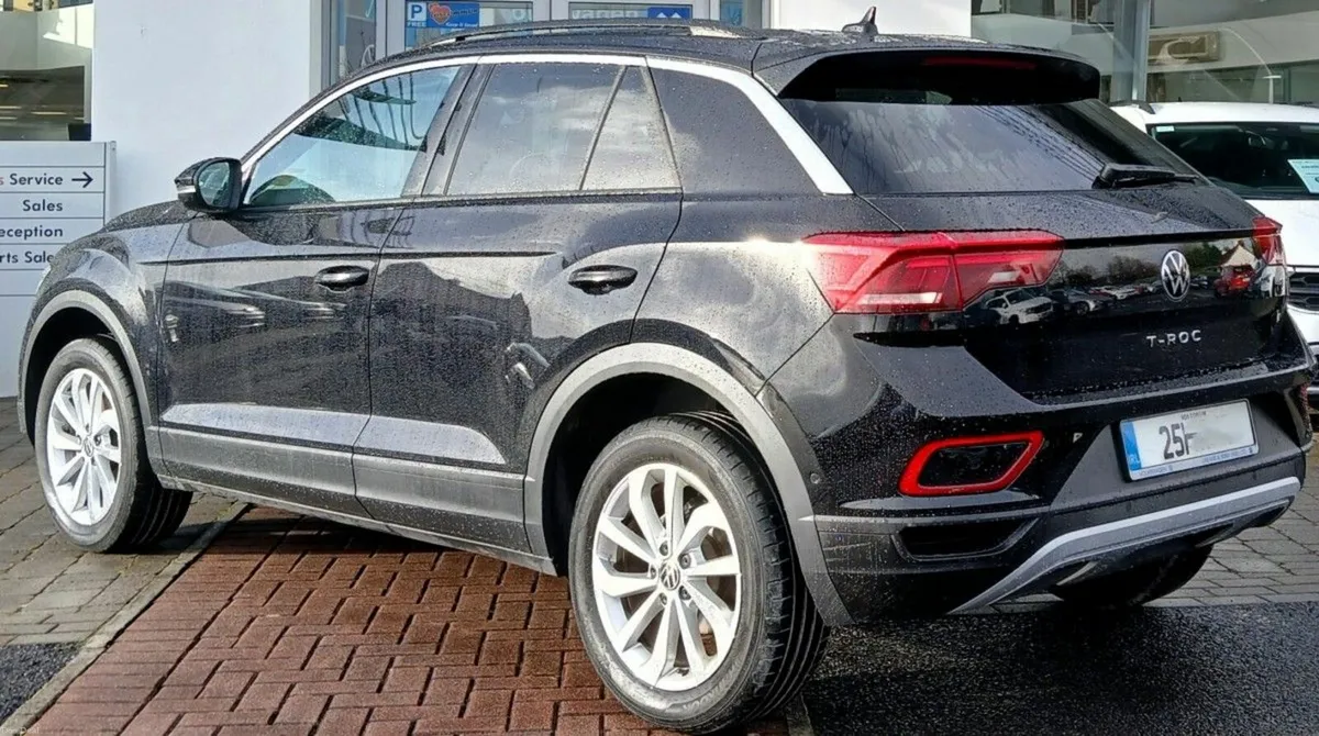 Volkswagen T-Roc EDITION 75 2.0TDI M6F 116HP **REA - Image 3