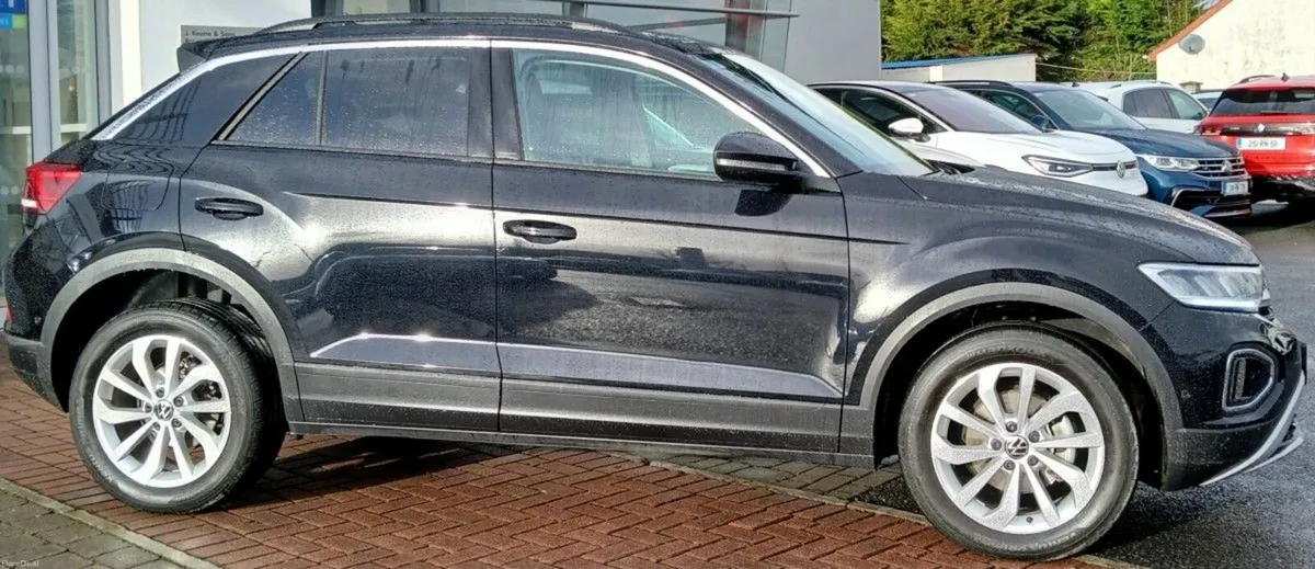 Volkswagen T-Roc EDITION 75 2.0TDI M6F 116HP **REA - Image 2