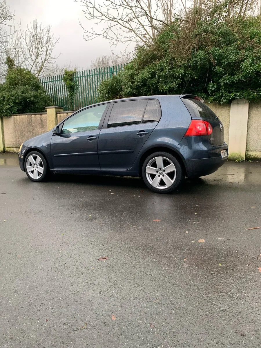 2008 Volkswagen Golf - Image 2