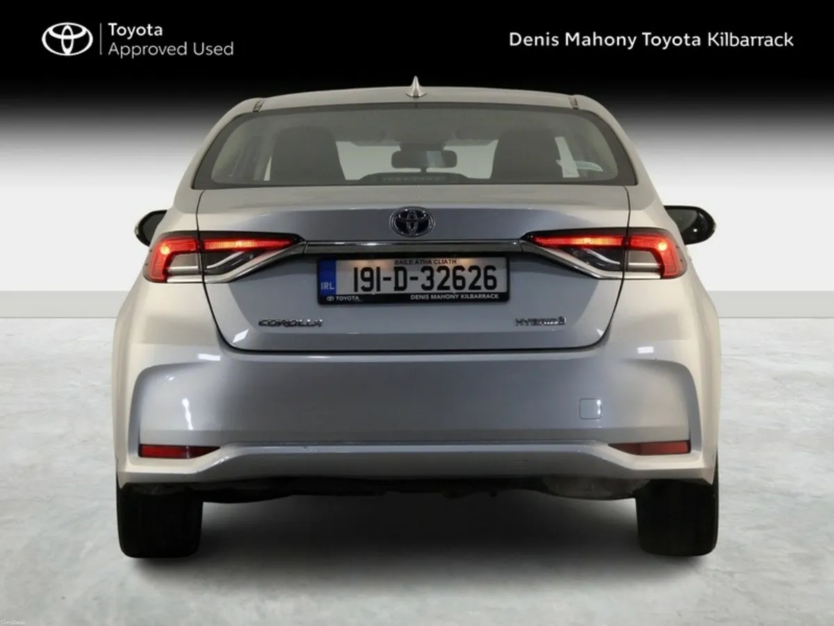 Toyota Corolla HYBRID LUNA SALOON - Image 4