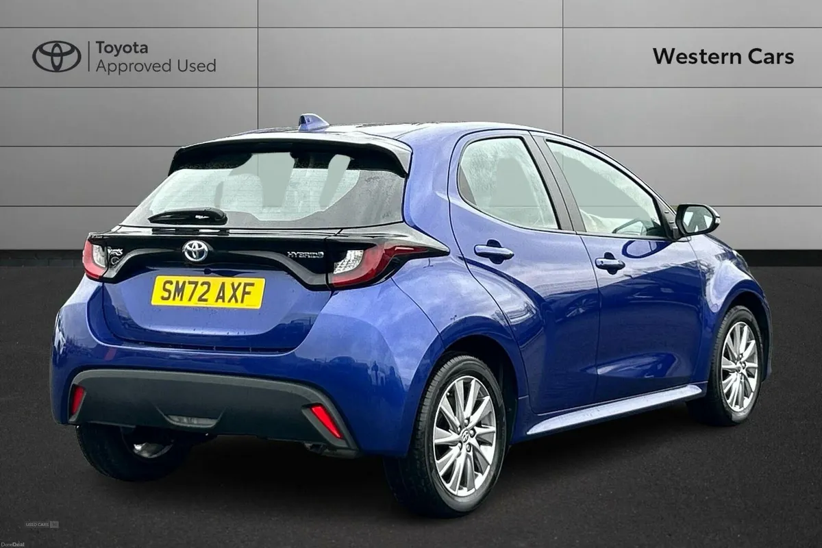 Toyota Yaris 1.5 VVT-h Icon E-CVT Euro 6 (s/s) 5dr - Image 2