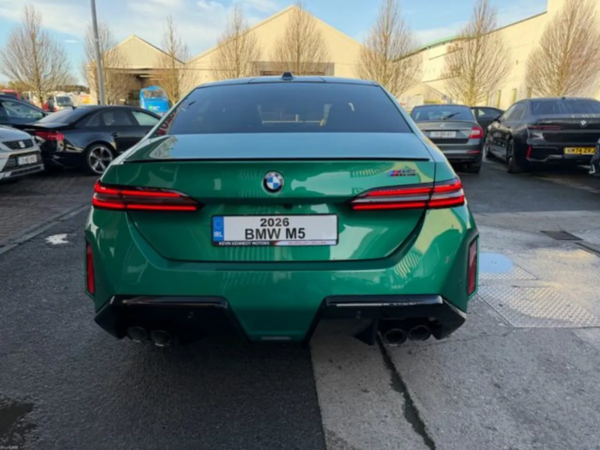 BMW 5-Series M5 - Image 4