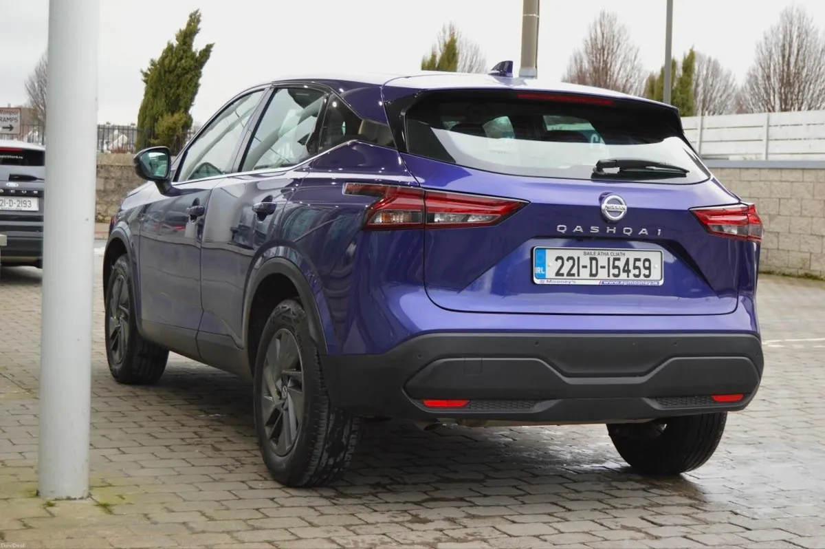Nissan Qashqai 1.3 PET MILD HYBRID SV CVT - Image 3