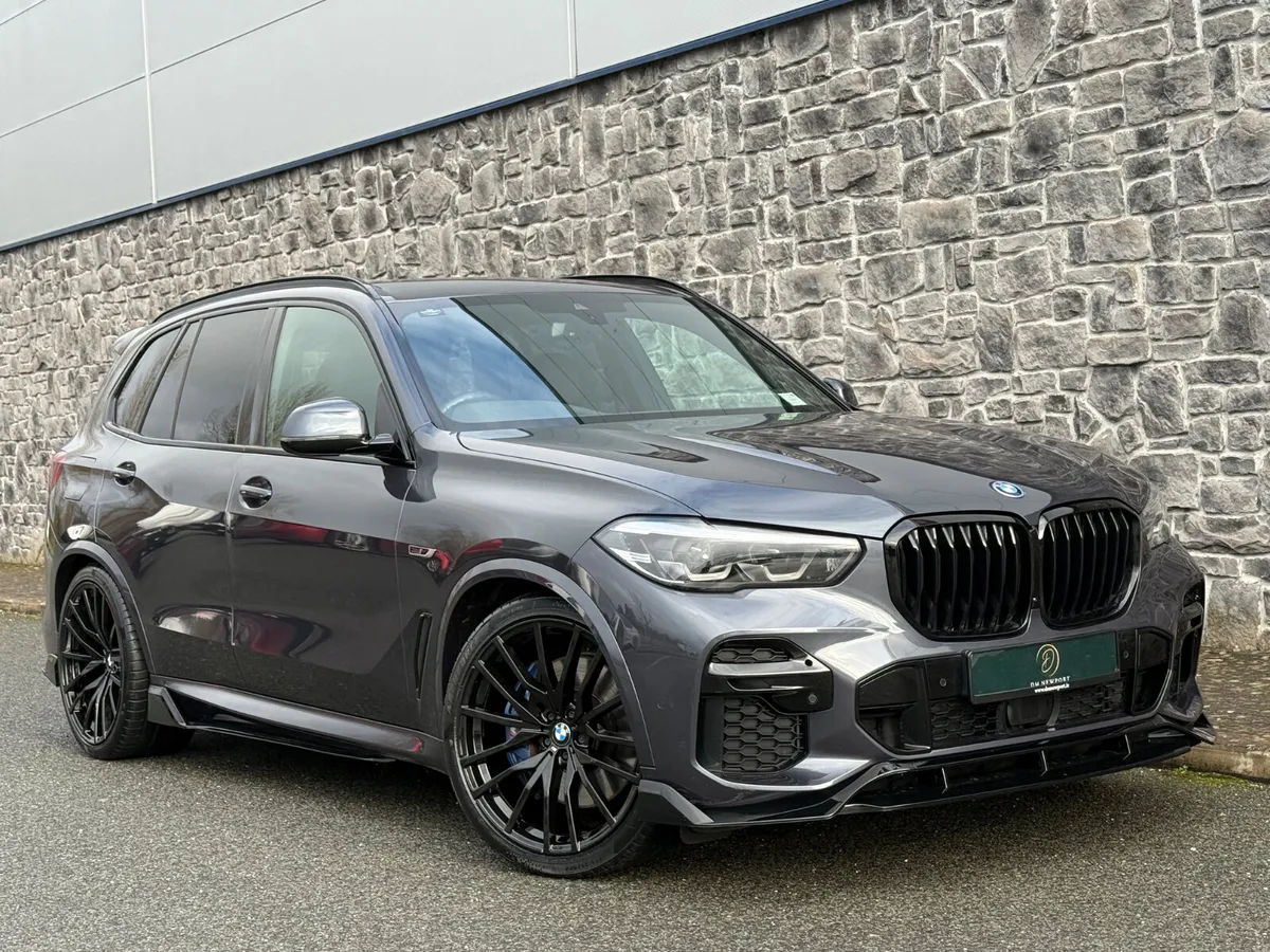 2022 BMW X5 M Sport Pro X-Drive  M Performance 45E - Image 1