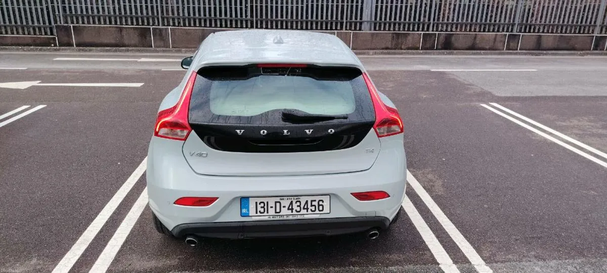 Volvo V40 T4 1.6 petrol - Image 4