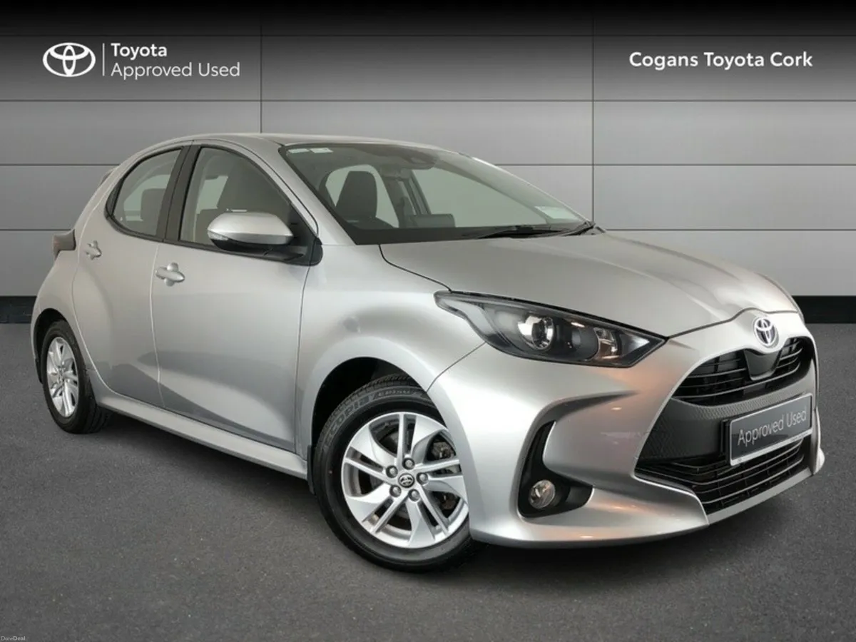 Toyota Yaris YARIS 1.5 HYBRID LUNA - Image 1
