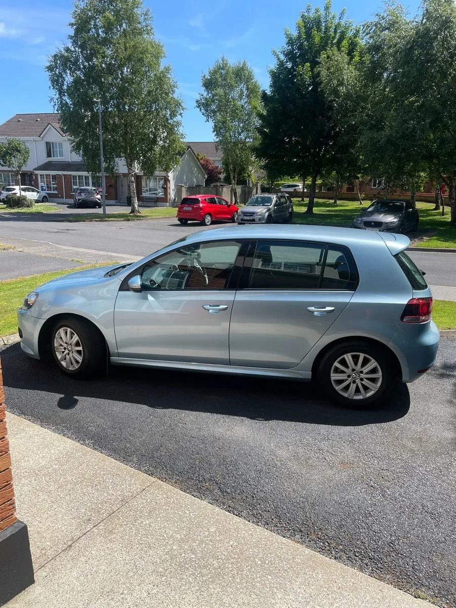 Volkswagen golf - Image 2