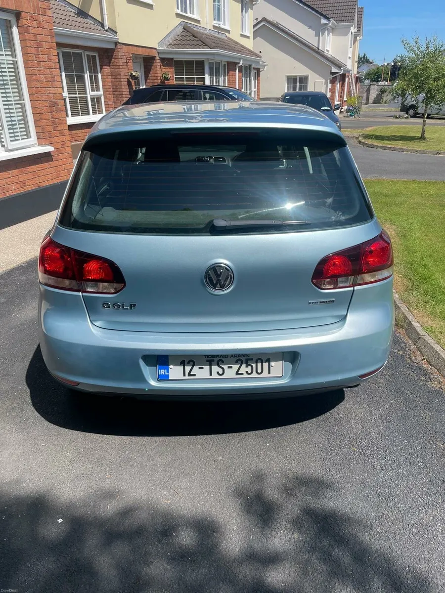 Volkswagen golf - Image 4