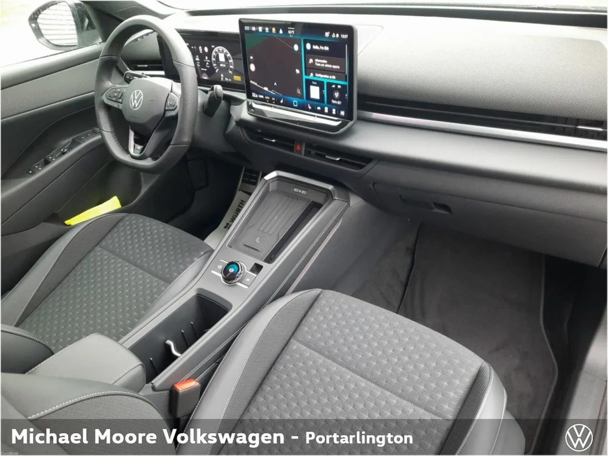 Volkswagen T-Roc NEW R-LINE 1.5eTSI mHEV 150HP AUT - Image 4