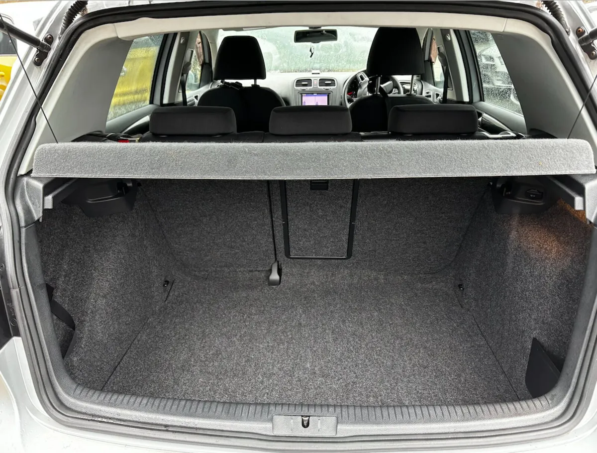 Volkswagen Golf 2010 – Silver – Only 6,800km - Image 4