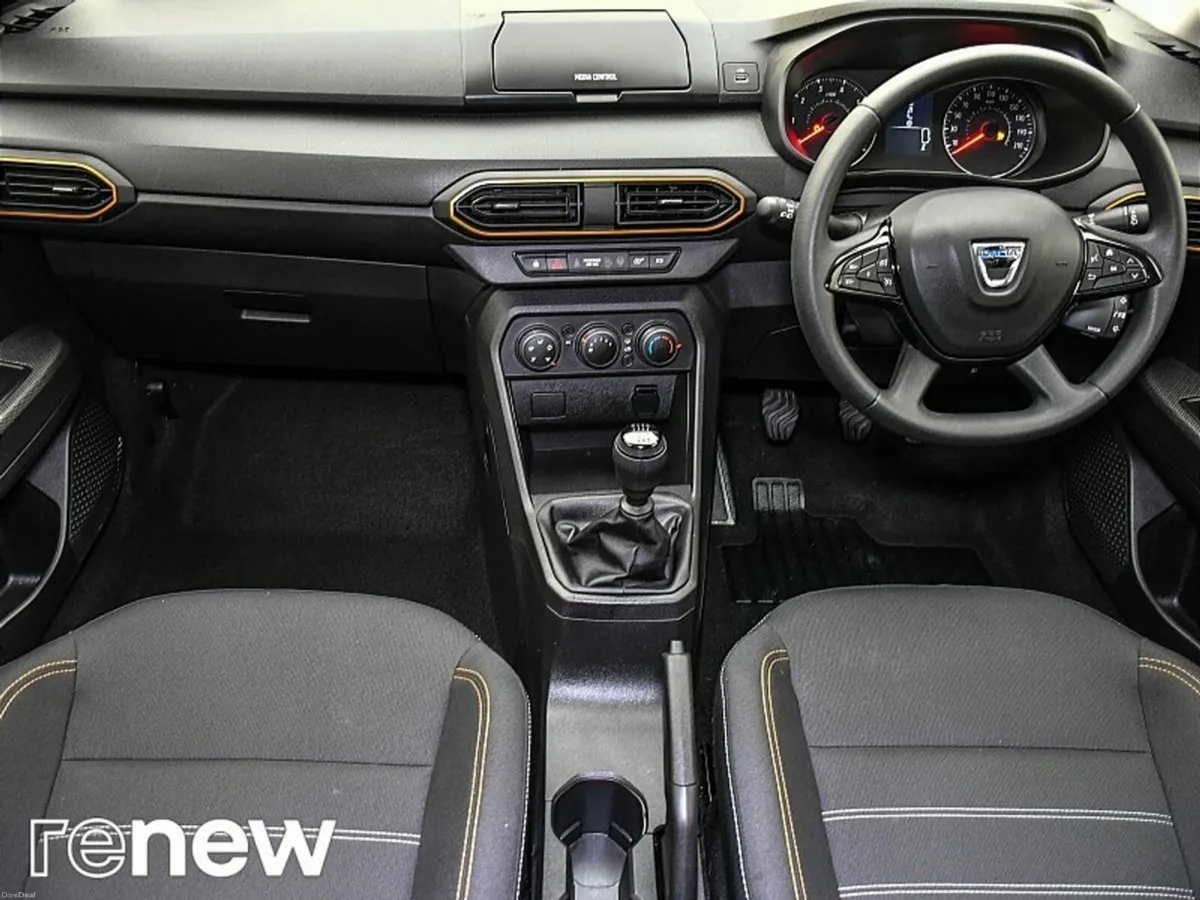 Dacia Sandero Stepway TCe 90 Essential - Image 3