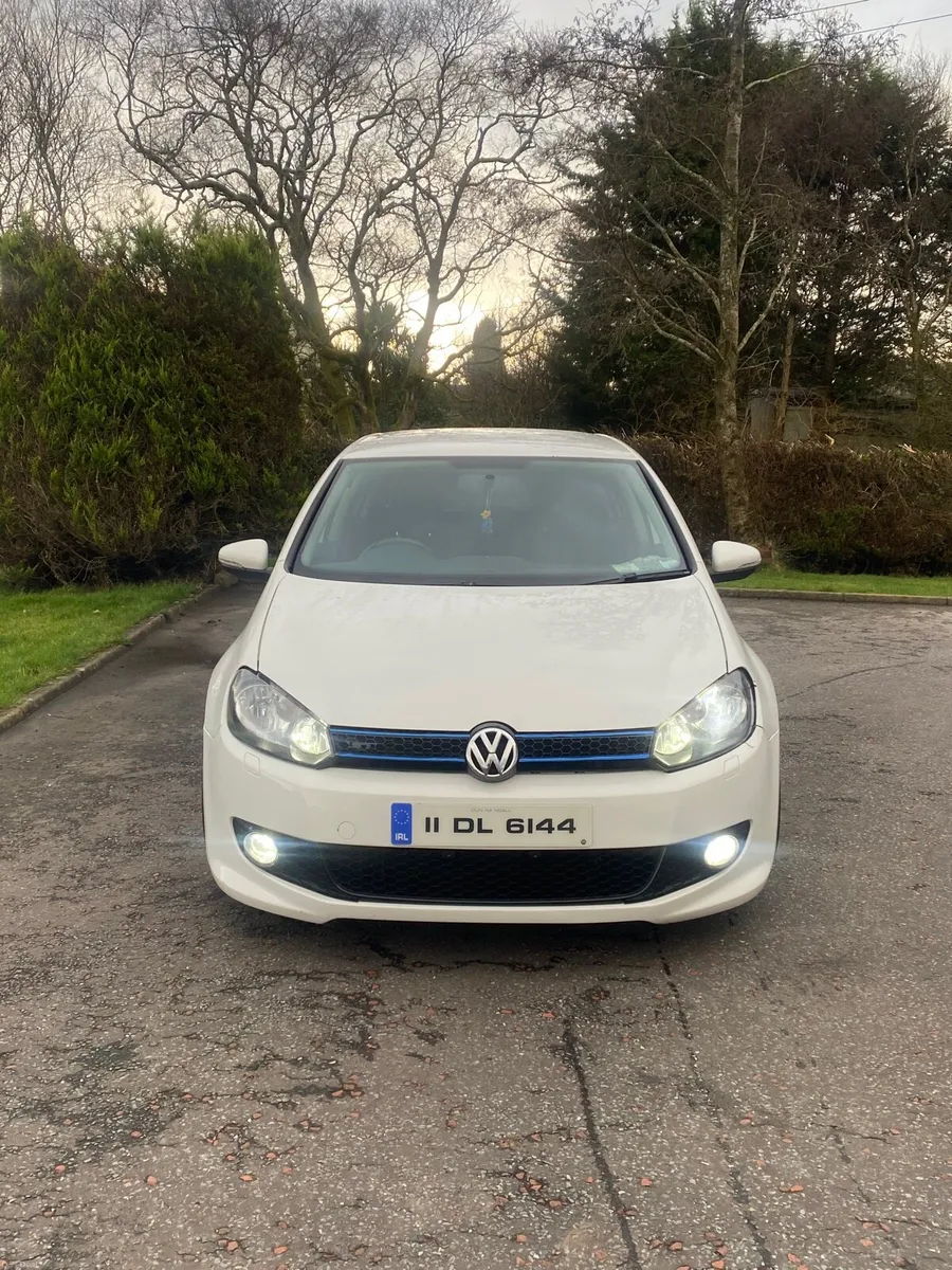 Volkswagen Golf 2011 - Image 2