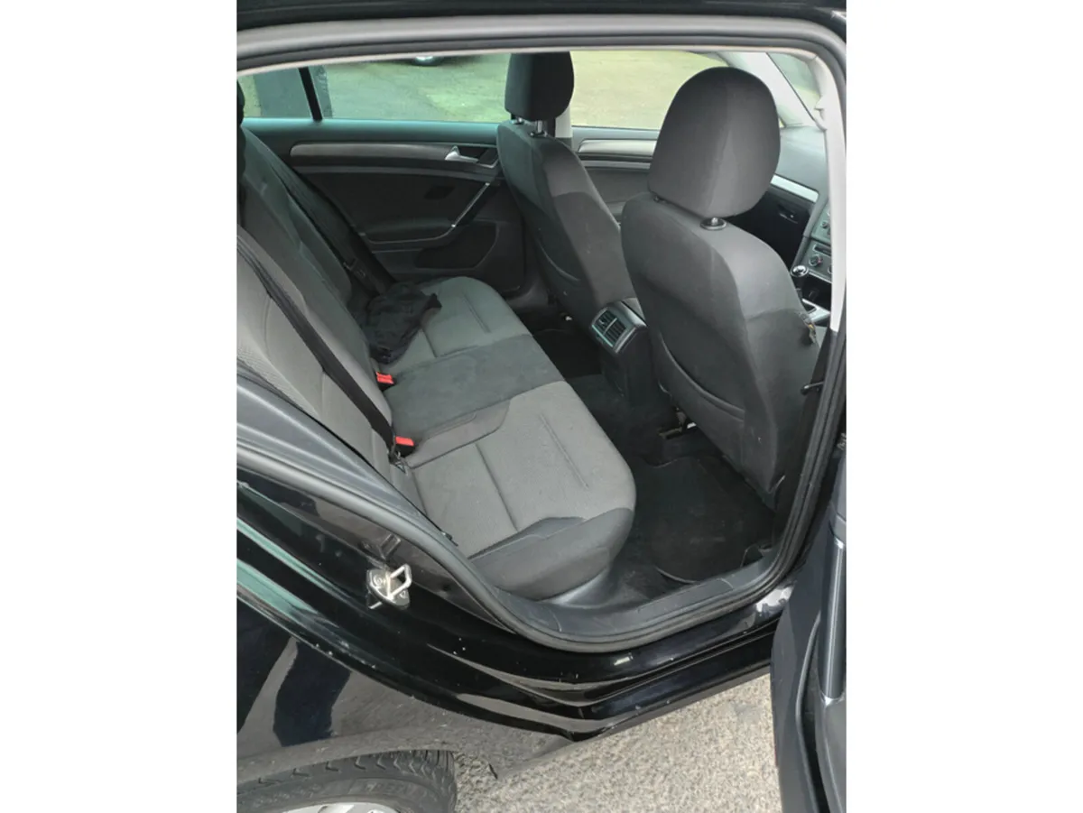 Volkswagen Golf 1.6 TDI SE BLUEMOTION 105PS 5DR// - Image 2