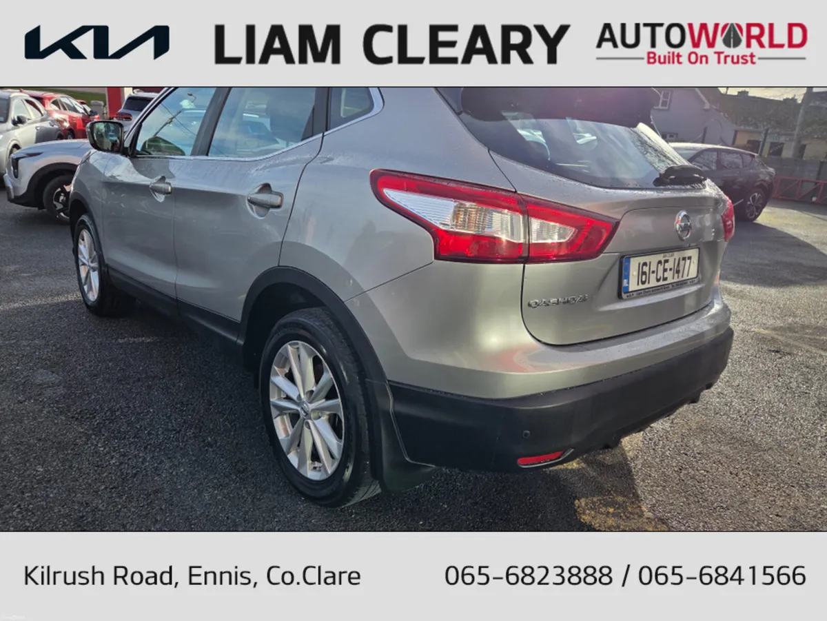 Nissan Qashqai 1.2 SV MY16 E6 4DR - Image 5