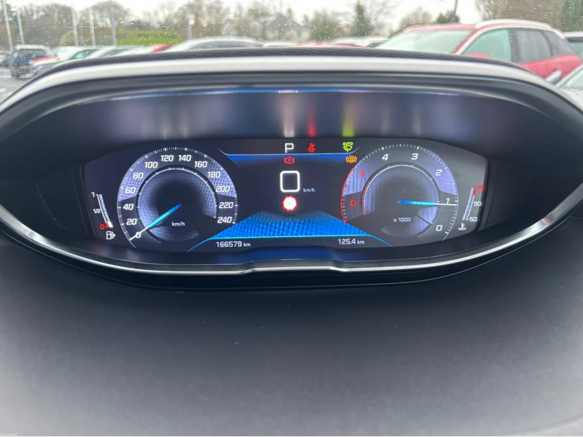 Peugeot 3008 ALLURE 1.5 HDI 130 AUTO 6 6.2 4DR - Image 1