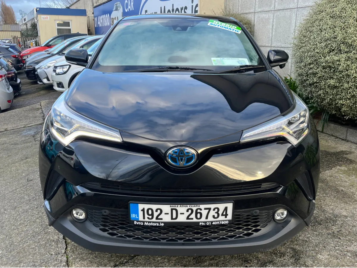 Toyota C-HR SOL HYBRID AUTOMATIC 1.8 PETROL //HALF - Image 2