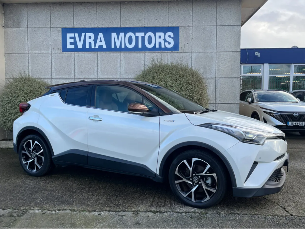 Toyota C-HR SOL HYBRID AUTOMATIC 1.8 PETROL //HIGH - Image 3