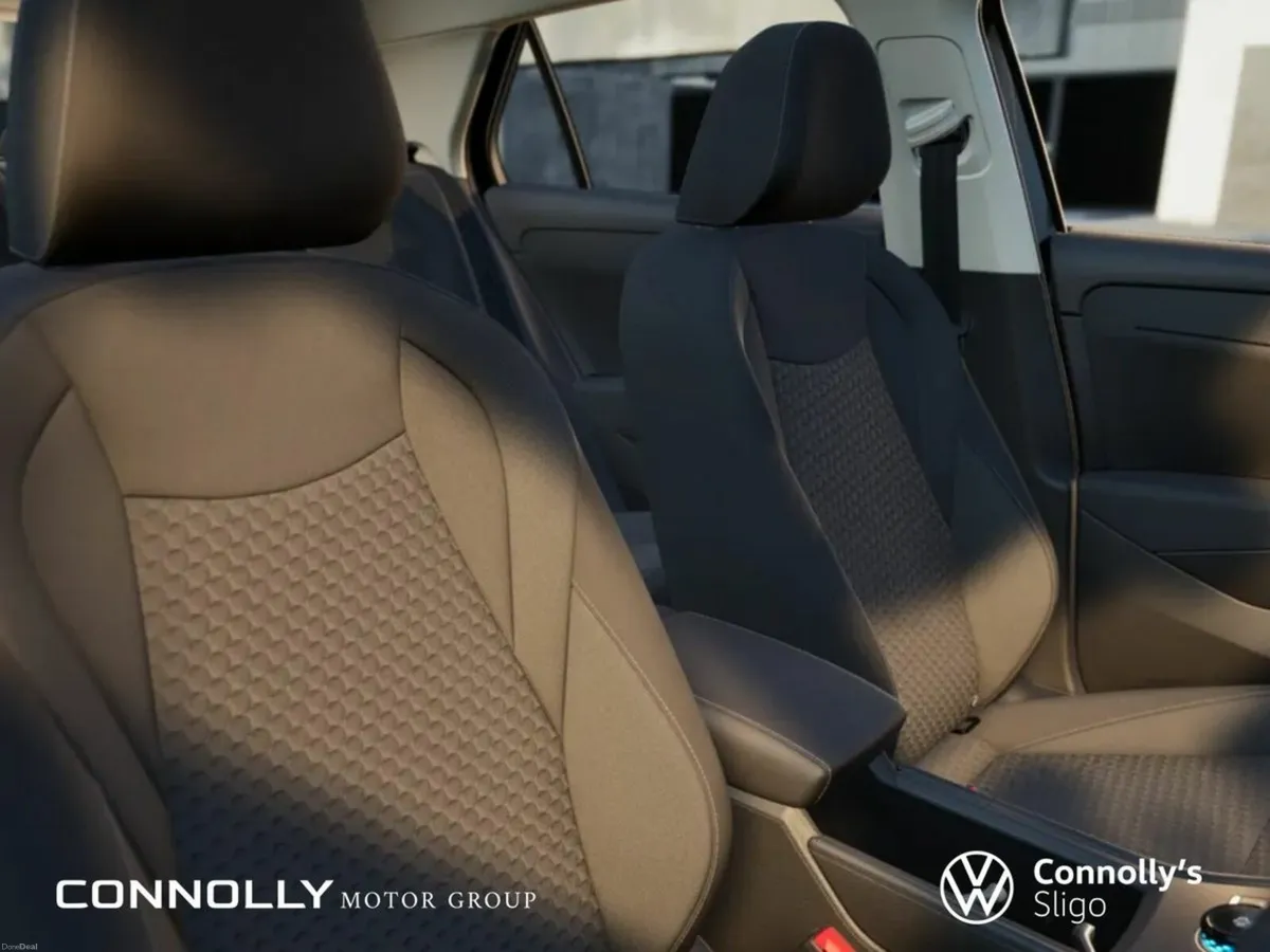 Volkswagen T-Roc LIFE 1.5eTSI 116HP AUTO *NEW MODE - Image 5