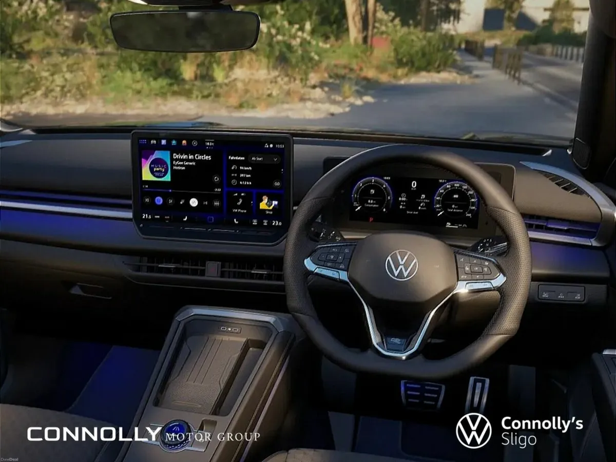 Volkswagen T-Roc RLINE 1.5TSI 150HP AUTO *NEW MODE - Image 4