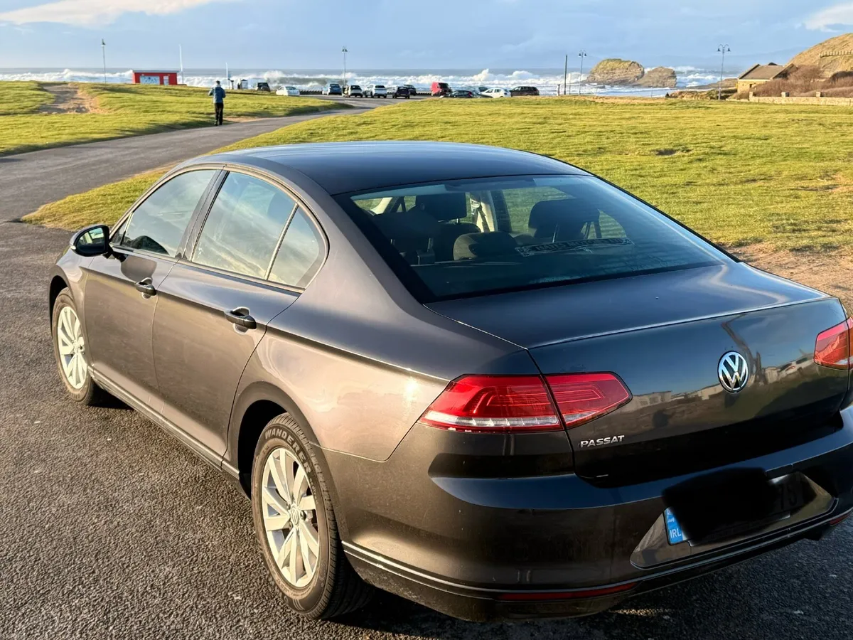 Volkswagen Passat 2018 - Image 4