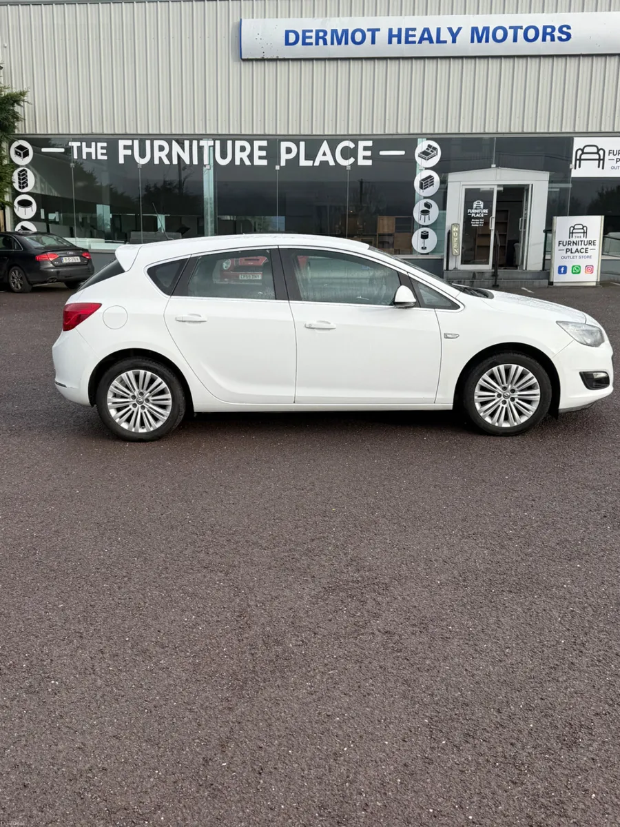 Vauxhall Astra 2015 - Image 1