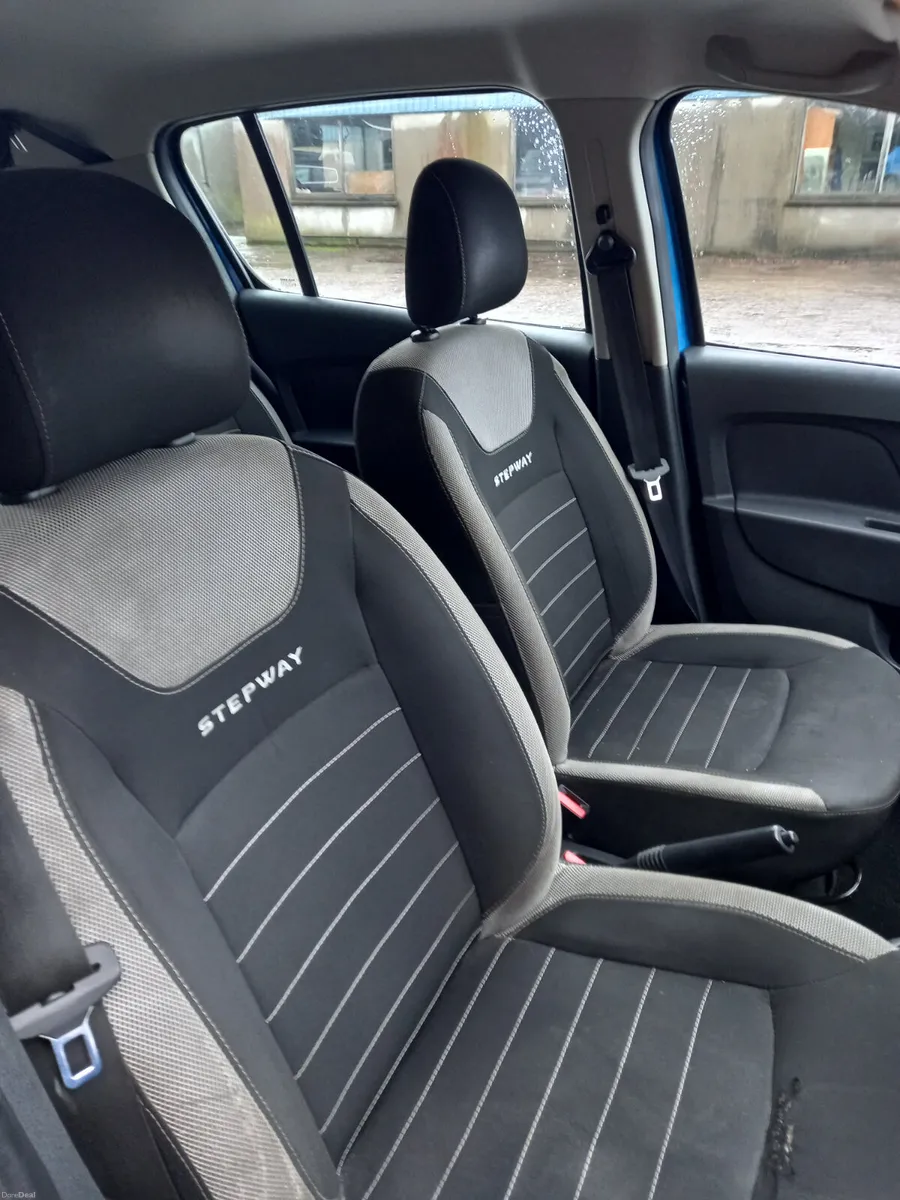 2017 Dacia Sandero Stepway 1.5 Diesel - Image 4