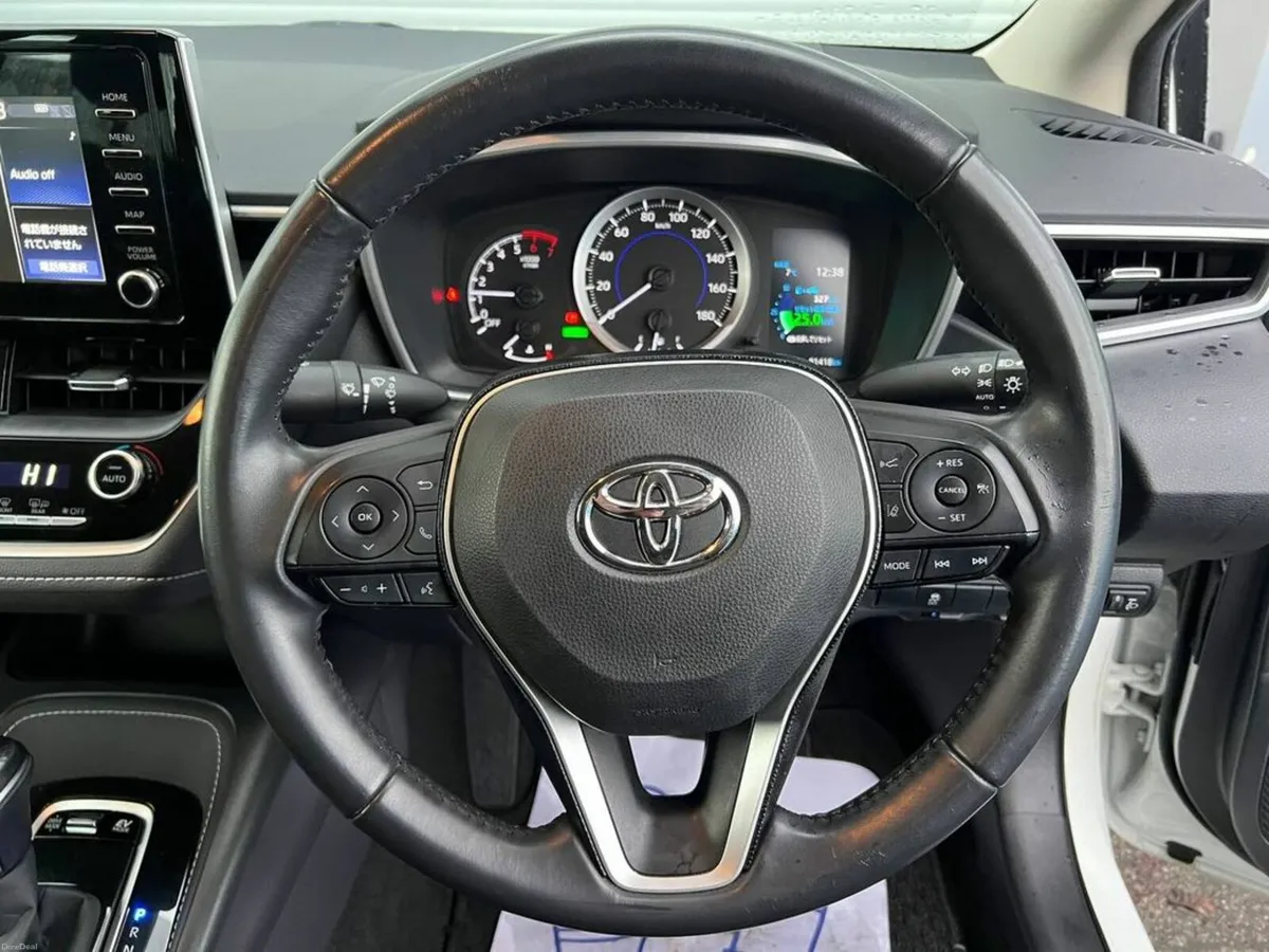 Toyota Corolla 1.8 HYBRID // REVERSE CAMERA // SER - Image 4