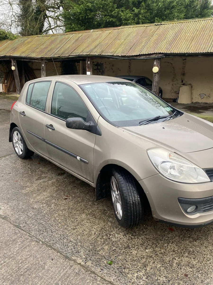 09 Renault Clio 3 1.2 - Image 1