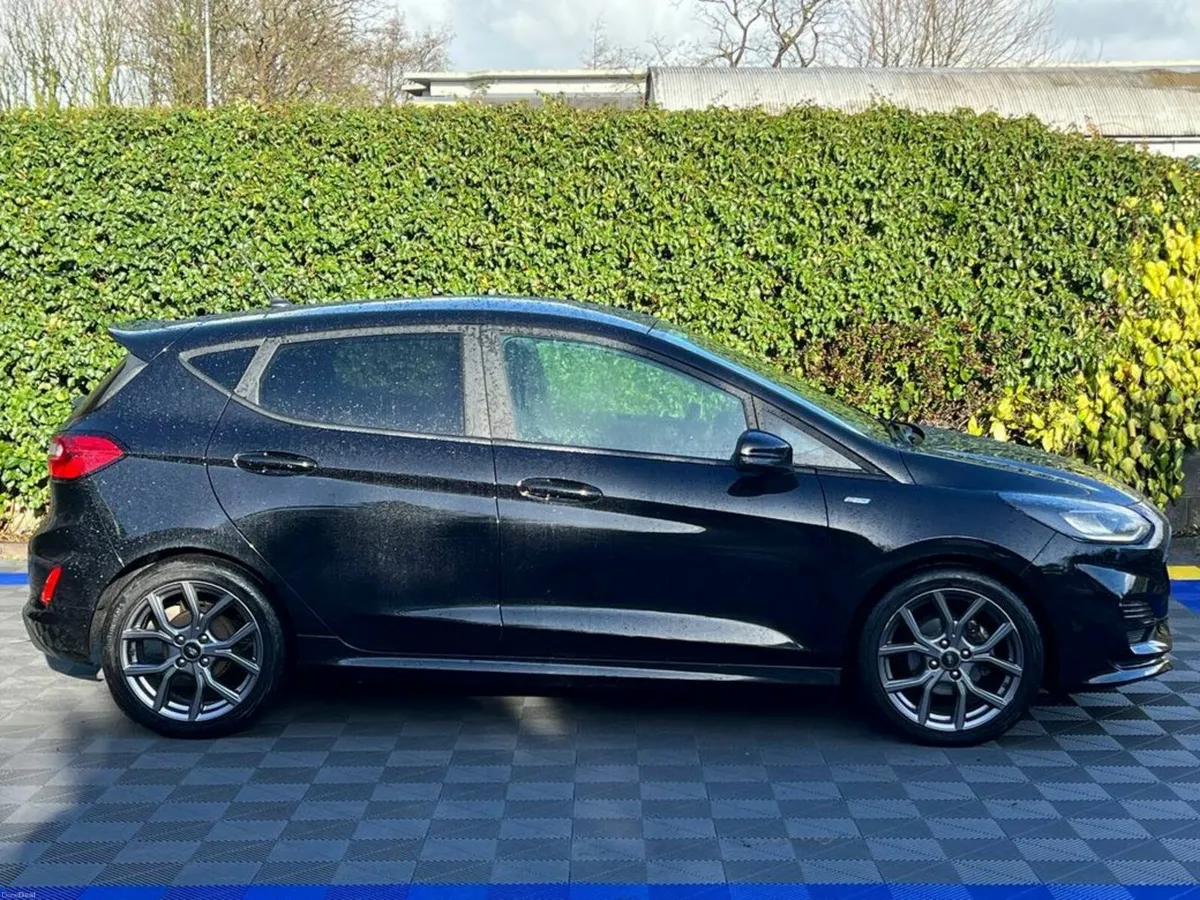 Ford Fiesta ST-LINE 1.0T // VERY LOW MILEAGE // 17 - Image 2