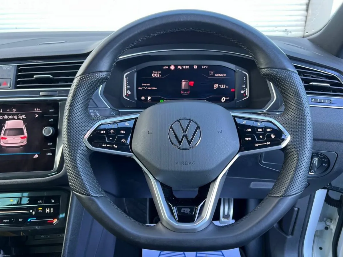 Volkswagen Tiguan R-LINE 1.4 HYBRID // 20" R-LINE - Image 4