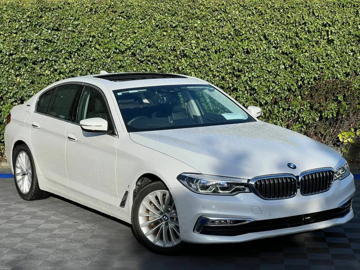 BMW 5-Series 530e LUXURY LINE 2.0 HYBRID // FULL S - Image 1