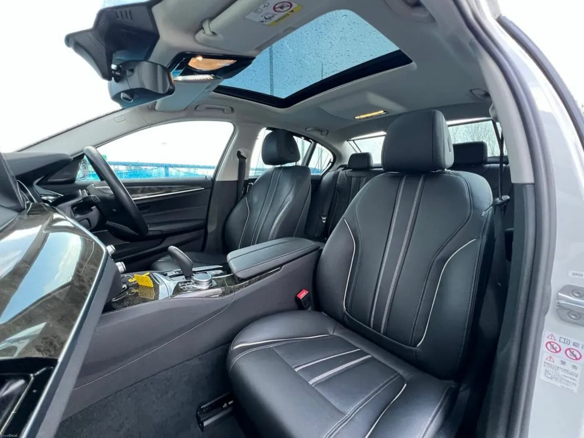 BMW 5-Series 530e LUXURY LINE 2.0 HYBRID // FULL S - Image 2