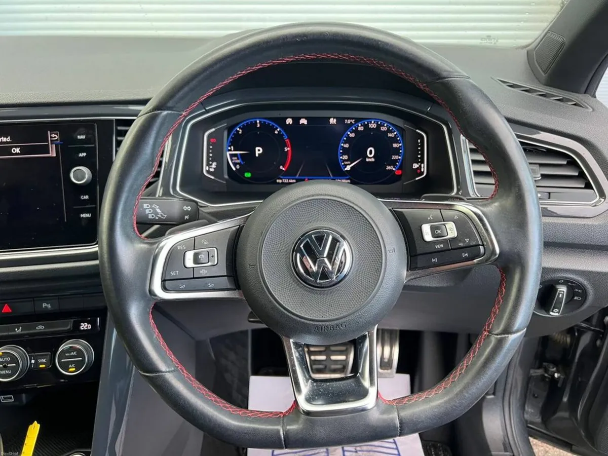 Volkswagen T-Roc SPORT 2.0 TDI // APPLE CARPLAY/AN - Image 4