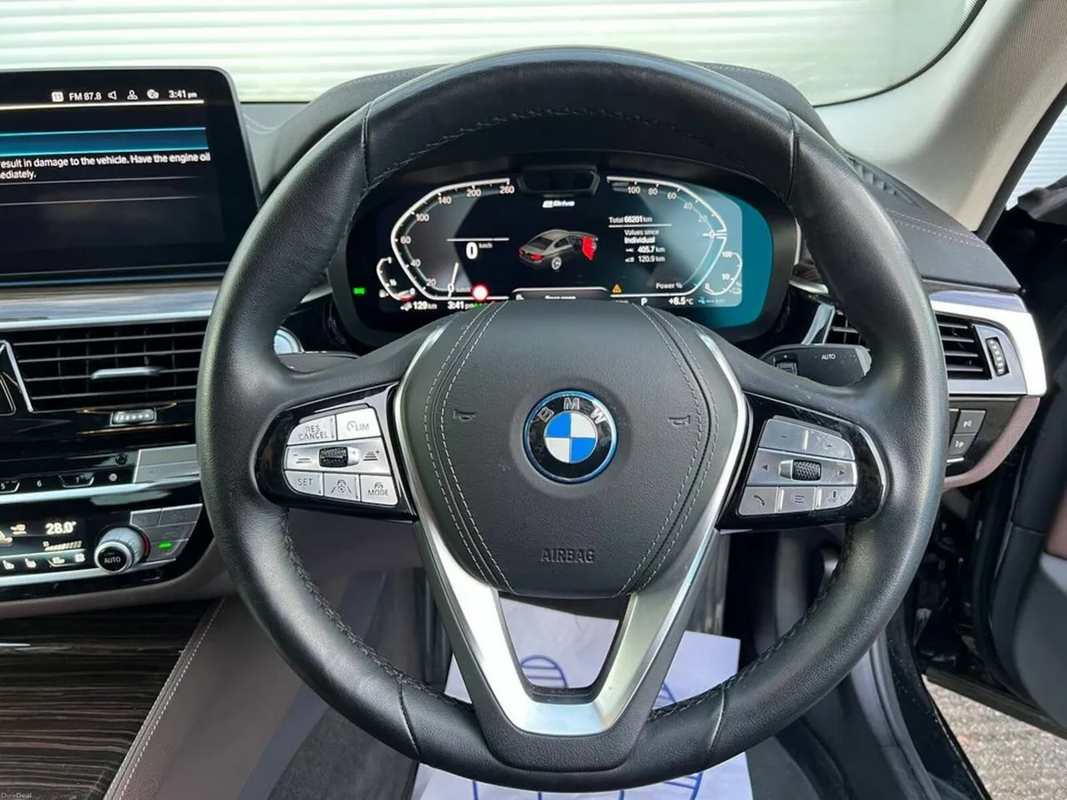 BMW 5-Series 530e LUXURY LINE 2.0 HYBRID // HARMAN - Image 4