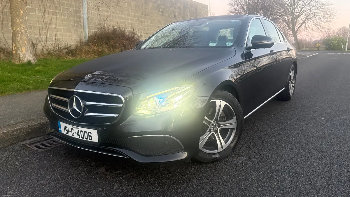 Mercedes-Benz E-Class 2019 E220D SE PREMIUM AUTO - Image 1