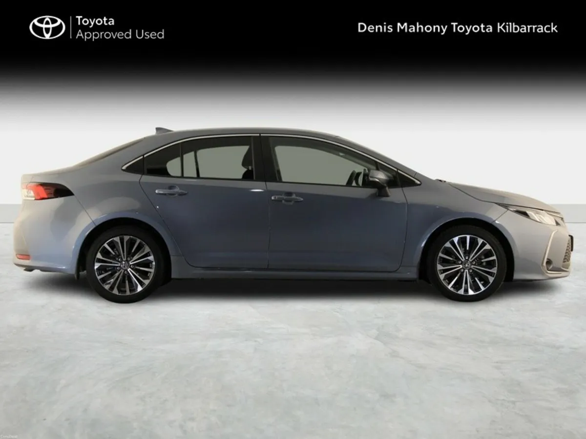 Toyota Corolla LUNA SPORT SALOON - Image 3